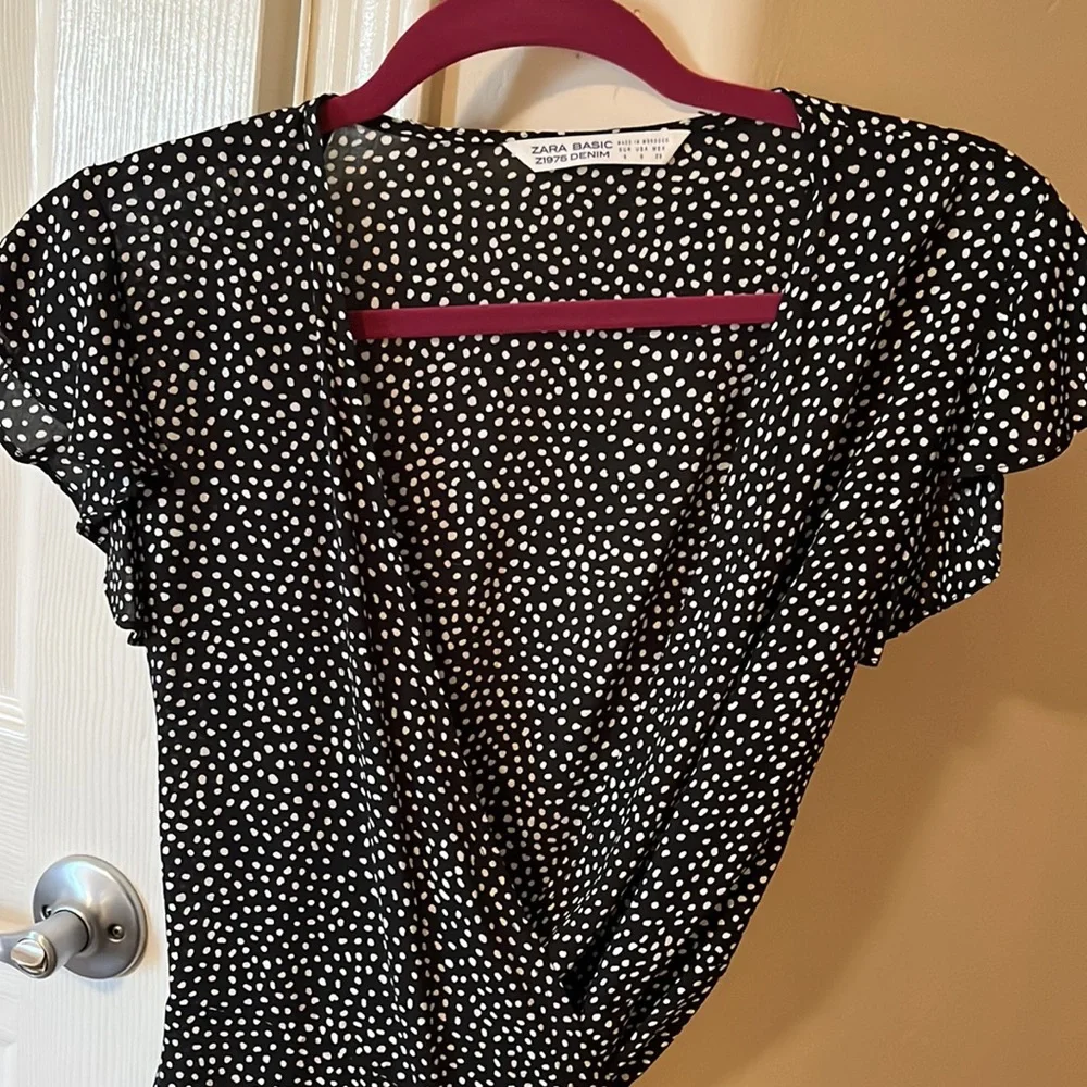 Zara Basic Wrap Top - Picture 9 of 13